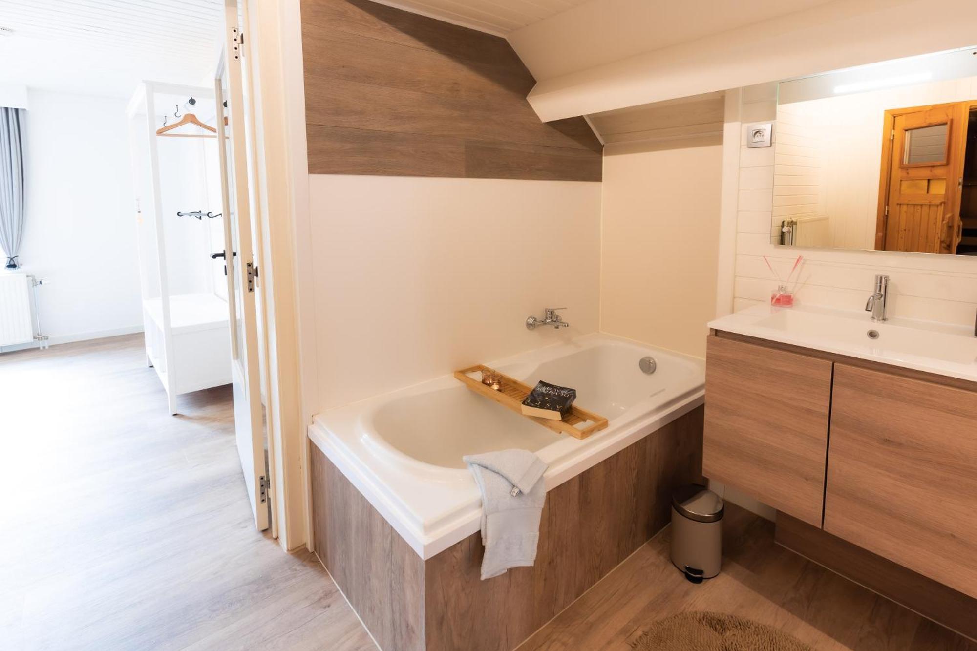 Aan De Bosrand Ferienhaus *